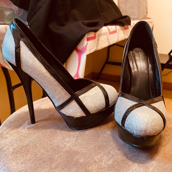 Heels - Picture 1 of 1